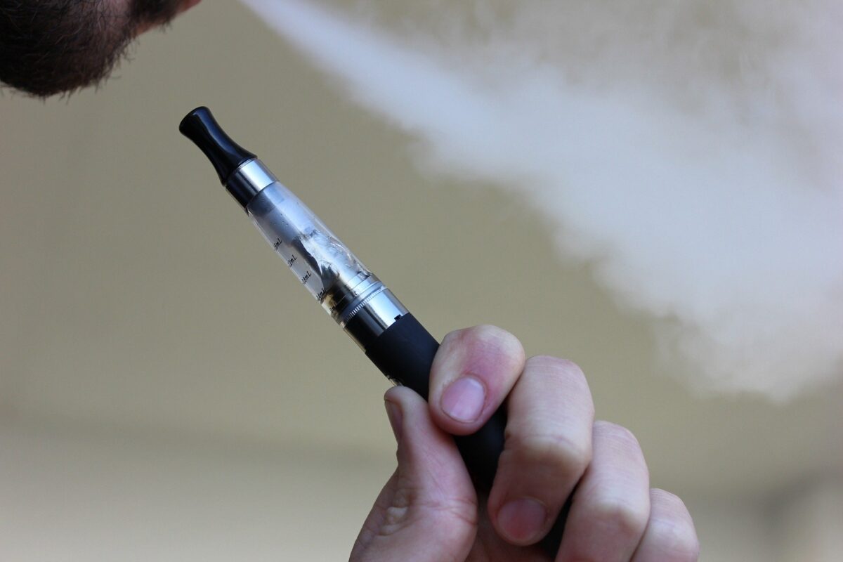 Why So Many Switch To a Tobacco Vaporizer