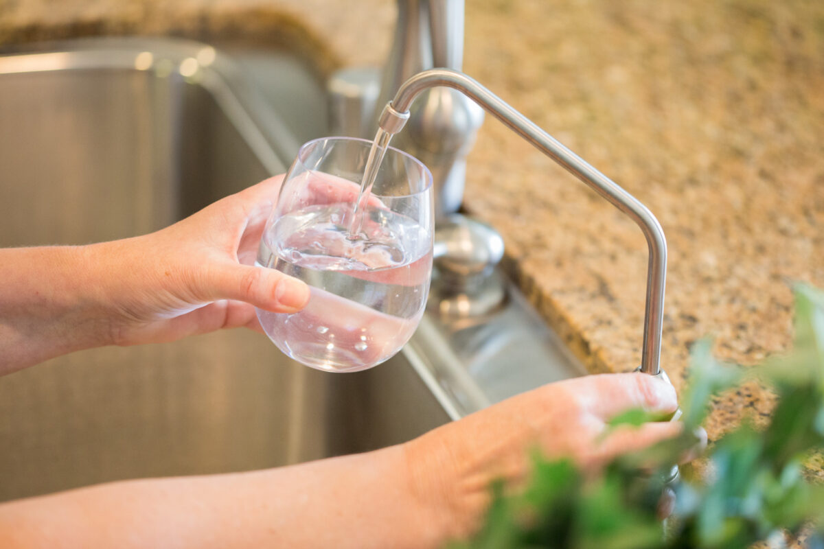 3 Crucial Reasons You Need a Drinking Water Filter in Your Home