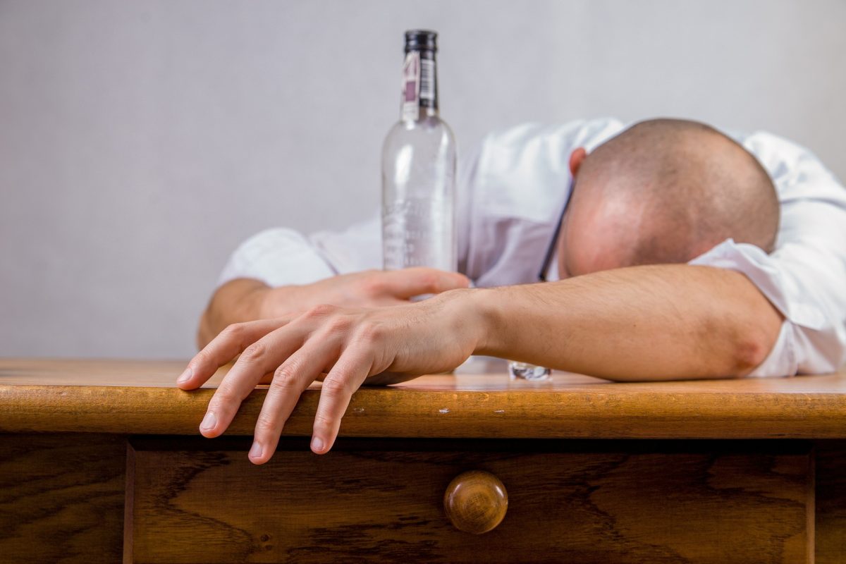 4 Signs You Might Be Abusing Alcohol